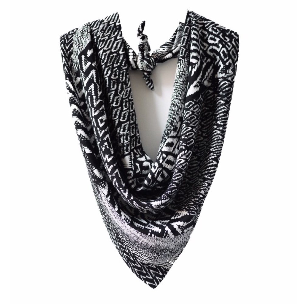 NWT Sophia Reyes Triangle Bandana Scarf